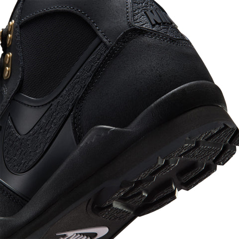 Nike Air Baltoro SP - Black/Black-Metallic Gold-White